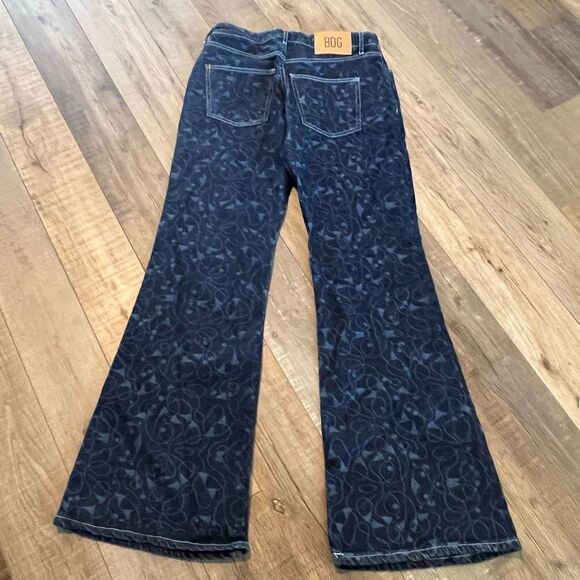 Urban Outfitters BDG Low Rise Flare
Jeans Women's Size 27 Dark Wash
Print - Picture 3 of 13